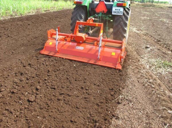 Fresa Maschio U zappatrice fissa professionale con cambio velocit&agrave;
