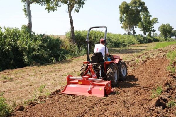 Fresa maschio modello W zappatrice leggera con spostamento laterale manuale