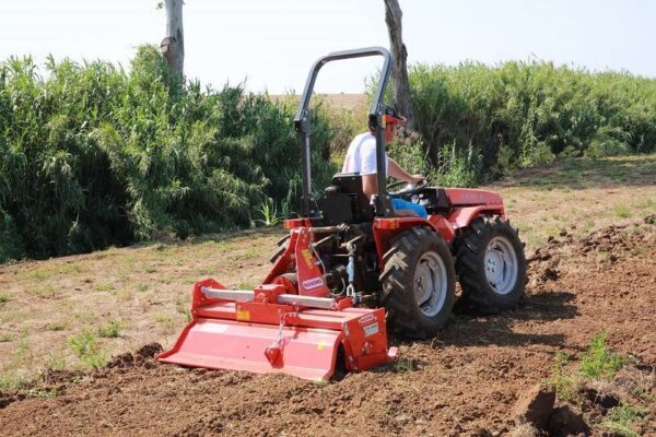 Fresa maschio modello W zappatrice leggera con spostamento laterale manuale